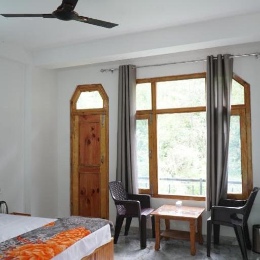 The Apple Pie Kasol Apartment Room photo